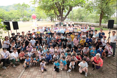 Group photo at the exhibition opening ceremony