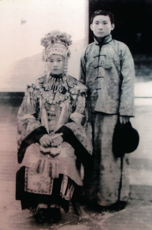1945(日昭和20年)蕭福應與李松貞結婚照