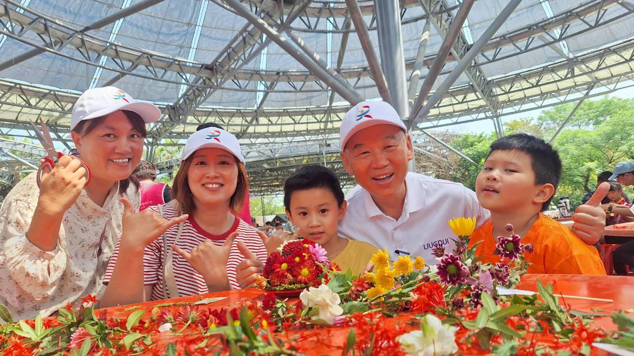 【二月二伯公生 六堆蓋鬧熱 系列活動】打八音 疊盤花 湖畔千人野餐 六堆園區歡慶伯公生 蓋鬧熱 展示圖