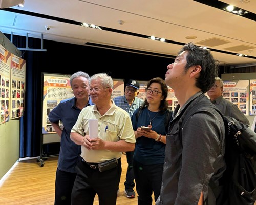 河合洋尚教授（右一）至雲林田野調查，雲林詔安客家文化館楊永雄館長（左二）解說在地歷史及詔安客文化