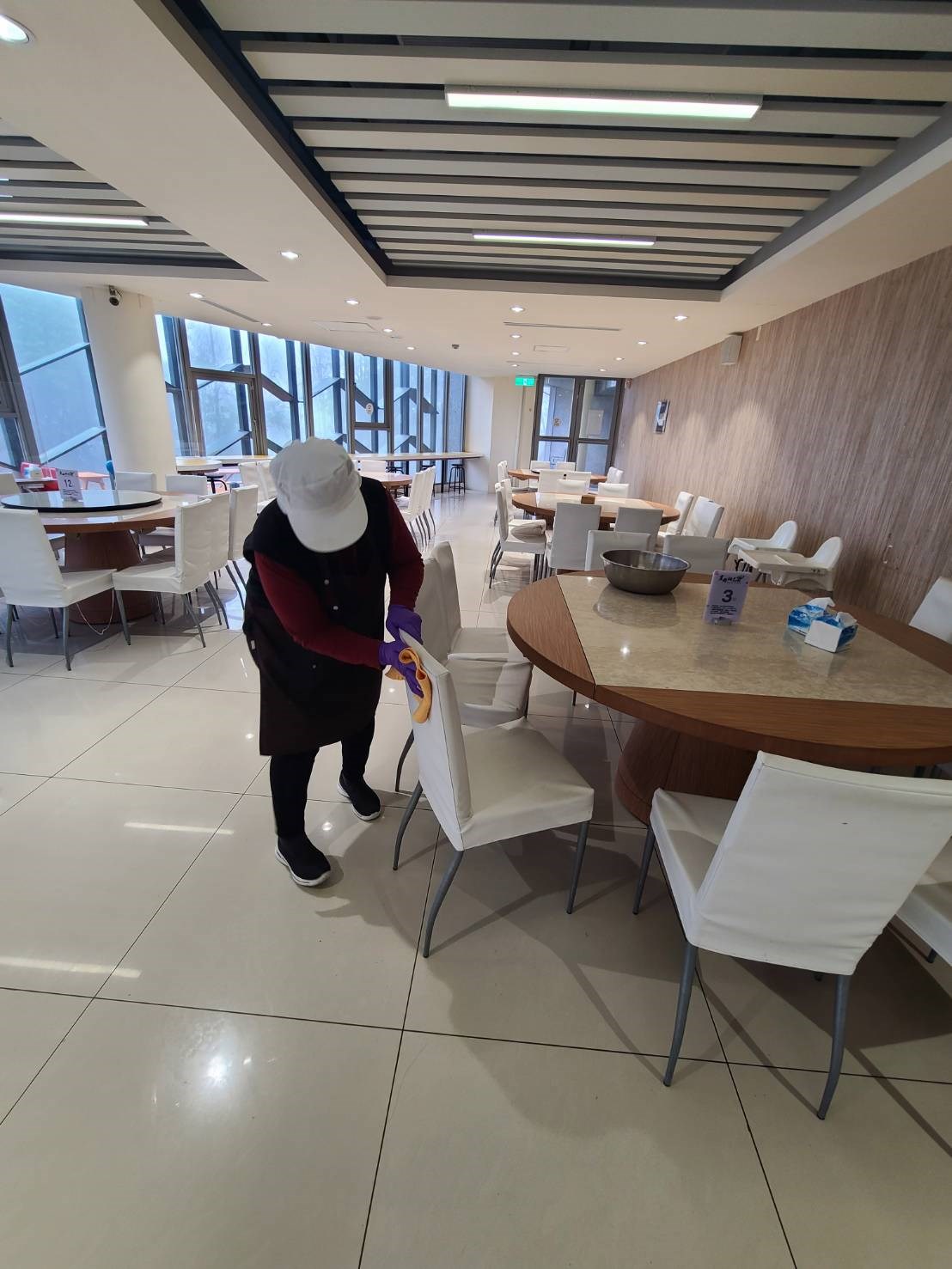 餐廳桌椅清潔消毒