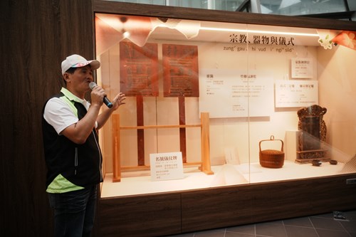 屏東縣內埔鄉新北勢國王宮黃文霖主委述說捐贈文物故事