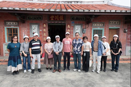 國立民族學博物館參訪-跈-tenˇ-水路-打先鋒-先鋒堆聚落展與聚落民眾合影