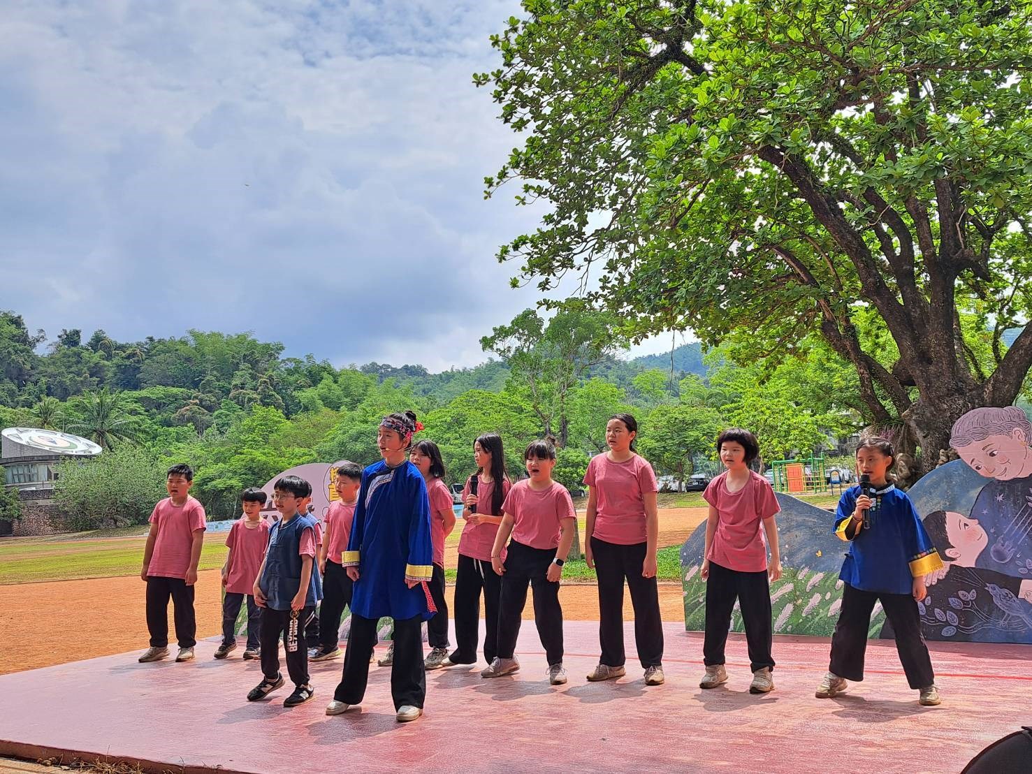 Hakka song performance