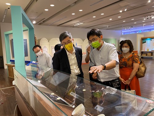 國家檔案局許峰源研究員講解在地美食