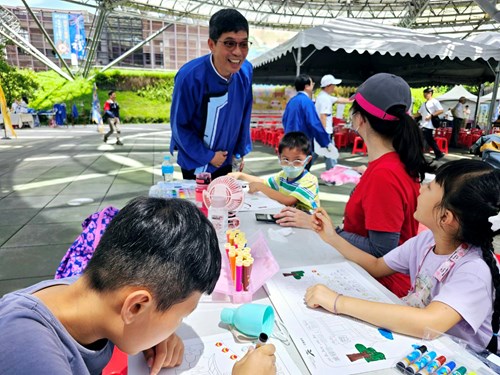 六堆日親子共同參與活動，透過彩繪認識六堆客庄的文化地景故事