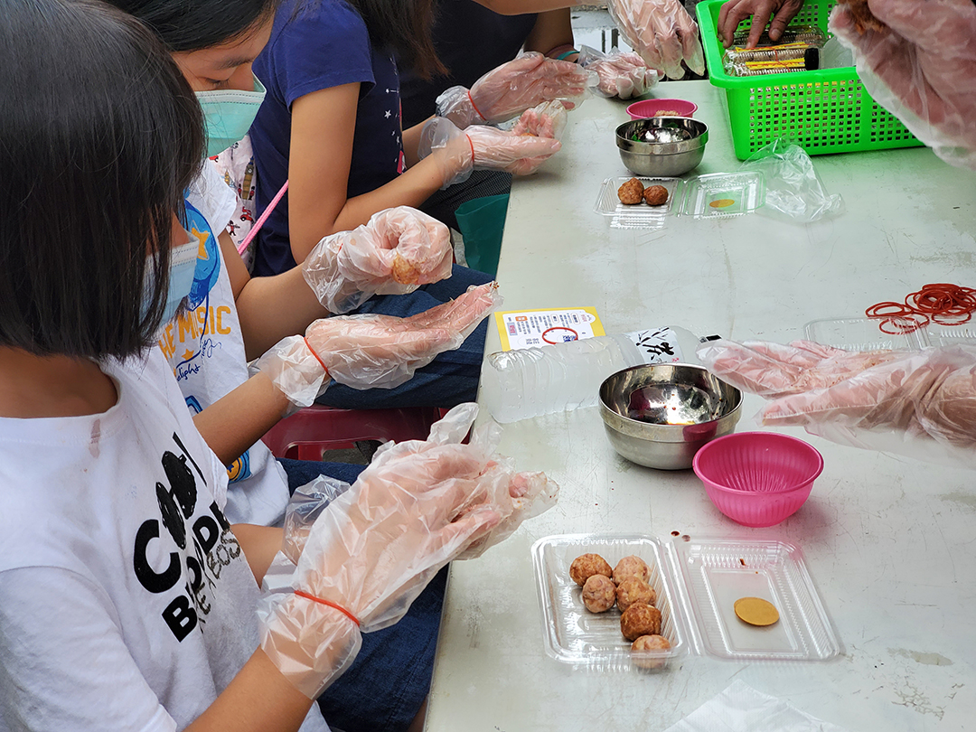 Meinong Zhongzhen community launches rice cake DIY