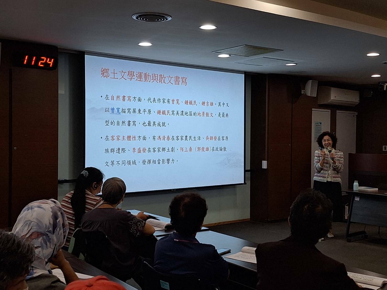 客委會委員鍾屏蘭分享透過客家文學認識客家文化傳承