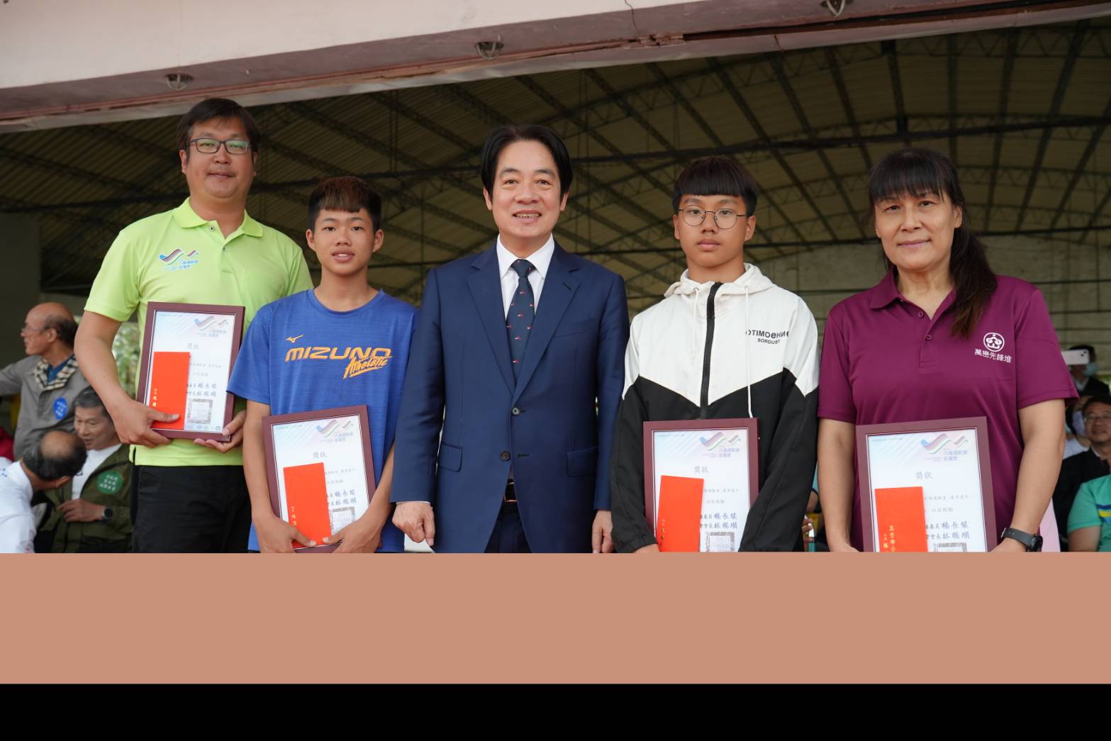 副總統與優秀教練及選手合影