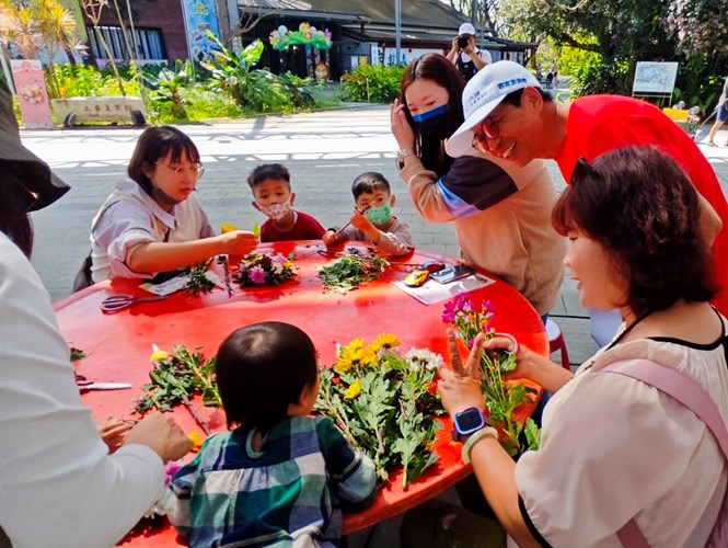 The Panhua Experience Helps To Foster Greater Parent Child Interaction