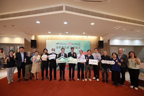 Group photo featuring distinguished guests attending the ceremony