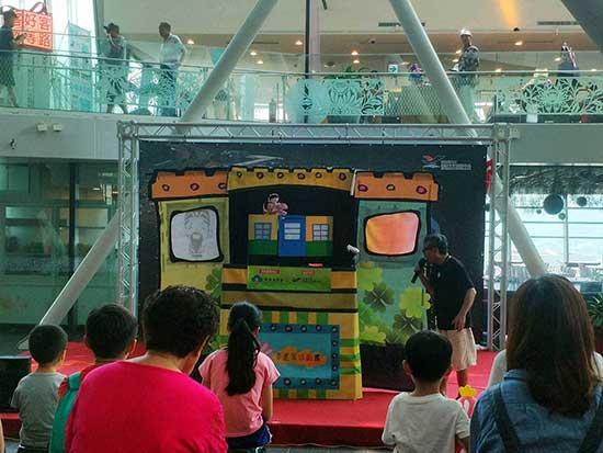 《阿桃的怪怪鞋》偶劇團演出 《阿桃的怪怪鞋》偶劇團演出